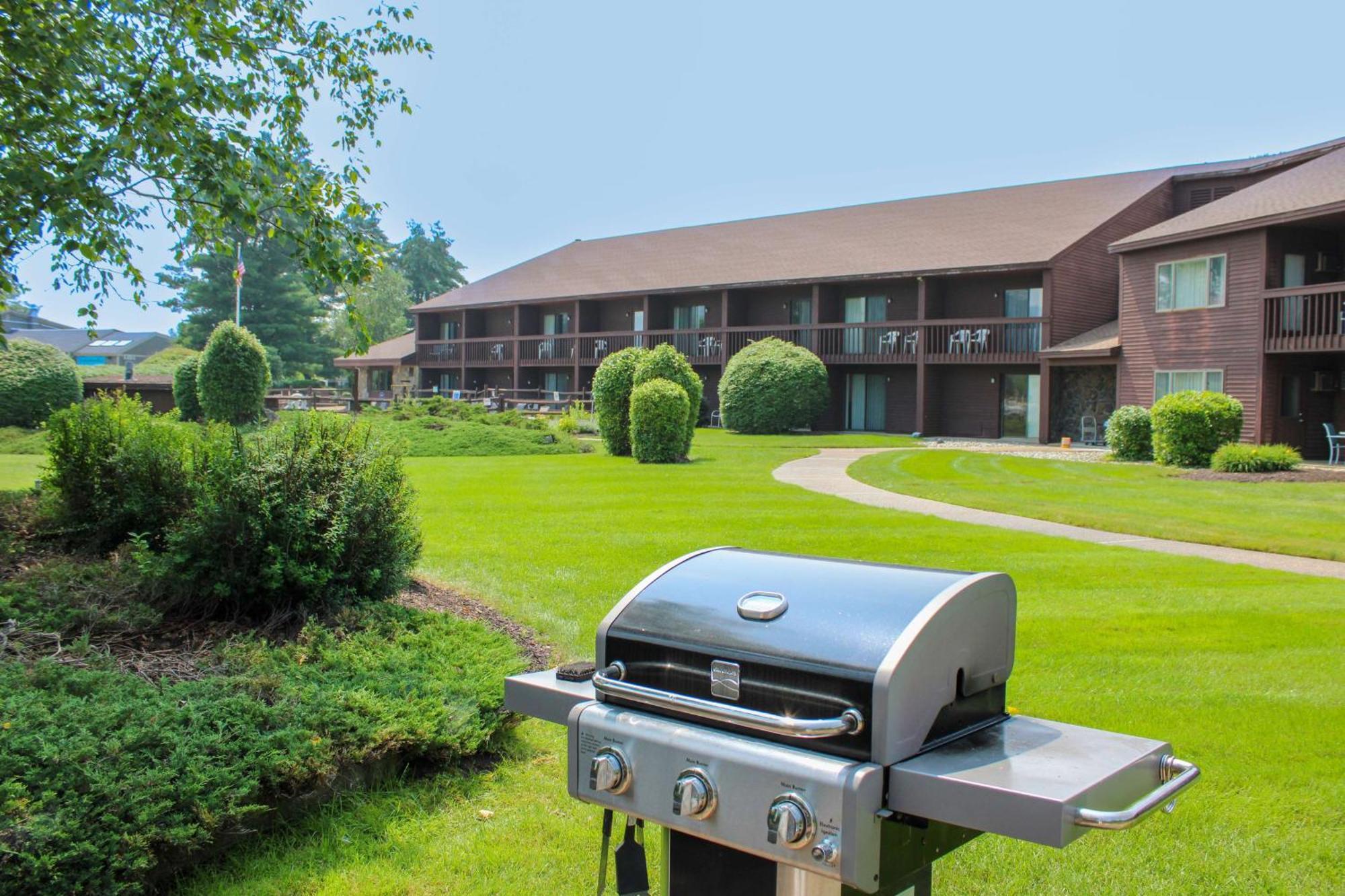 Fireside Inn & Suites Gilford Exterior foto