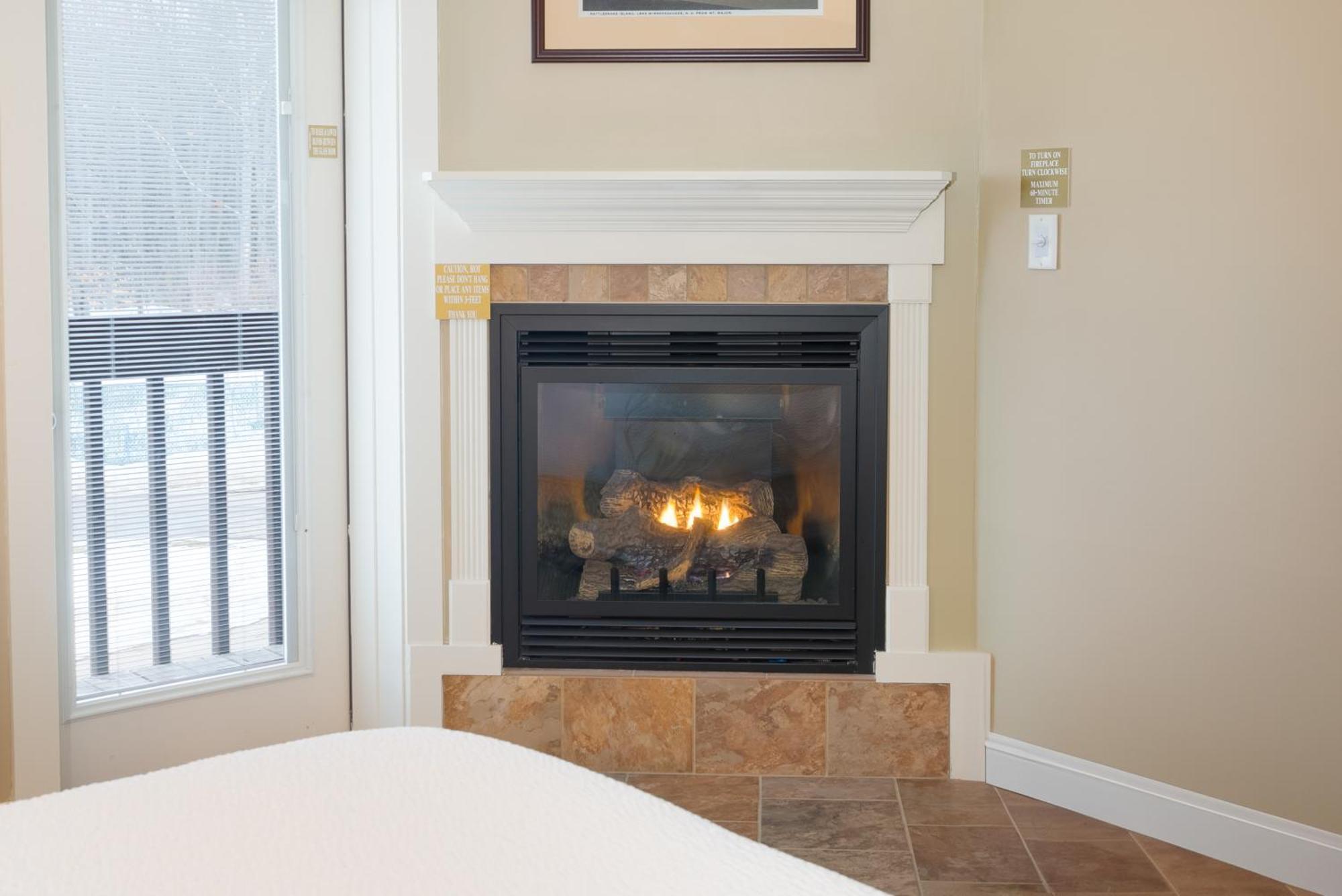 Fireside Inn & Suites Gilford Exterior foto